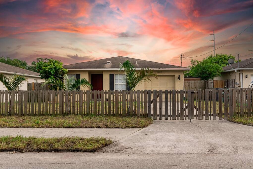 Upscale Ybor House With Outdoor Living Space Tampa Exterior foto